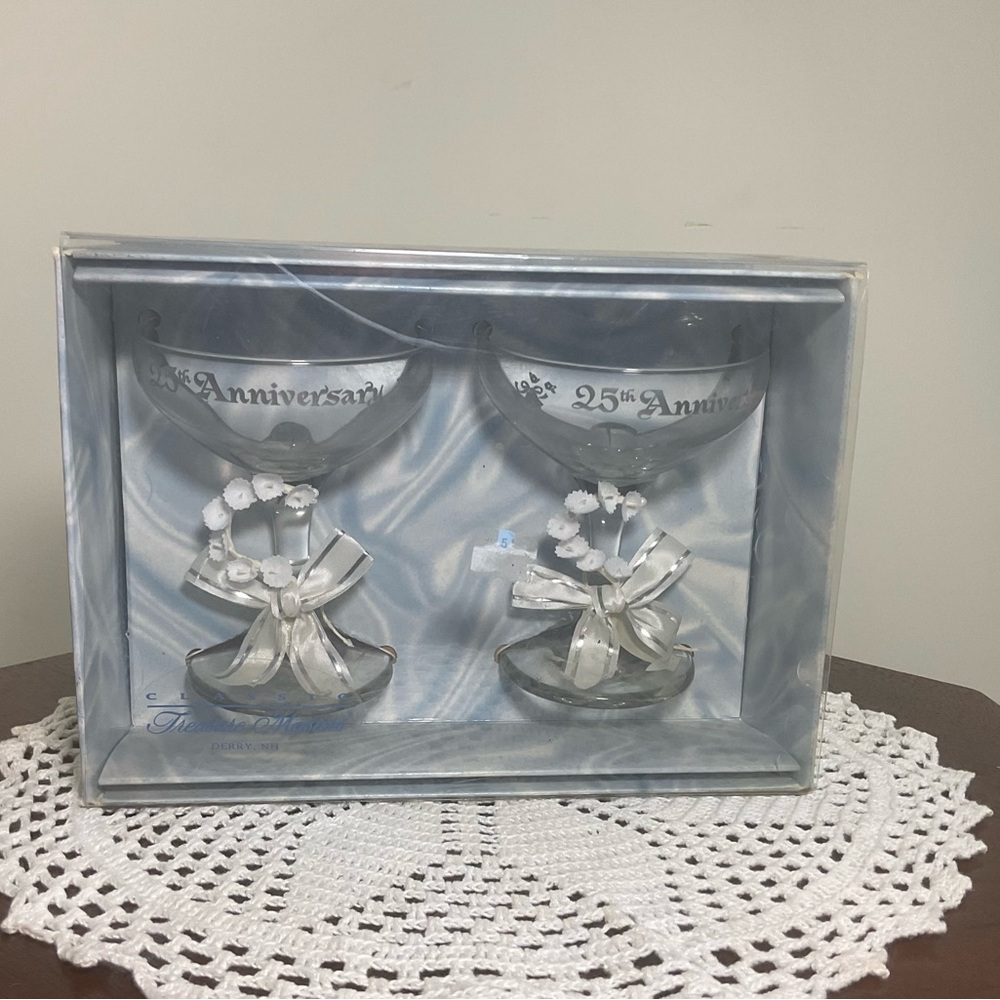 25th Anniversary Champagne Glasses by Treasure Masters Vtg Made In U.S.A TMC Gro